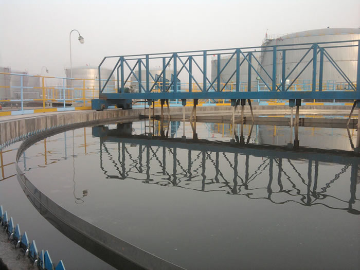 周边传动刮泥机